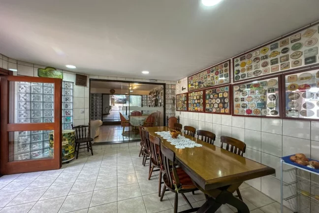 Imagem Casa para venda no bairro Três Figueiras em Porto Alegre