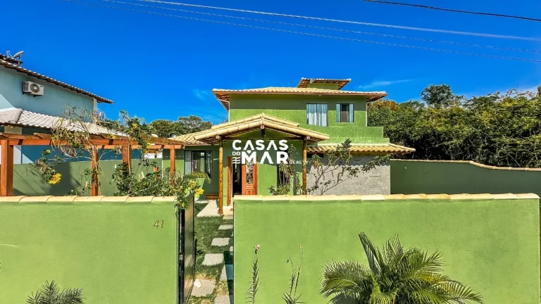 Imagem Casa moderna em condomínio à venda em Búzios-RJ, 3 suítes, 4 banheiros, 2 vagas, 250m² na Baía Formosa. Aproveite!