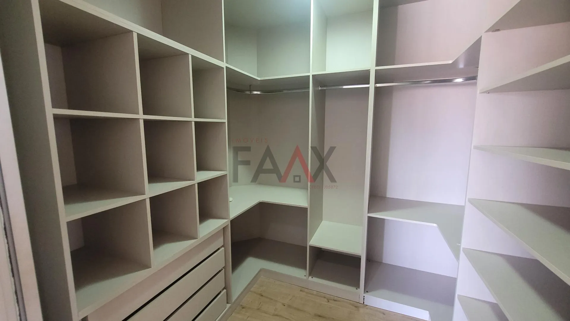 Imagem Apartamento á venda no CENTRO de Guarapuava próximo ao Lago