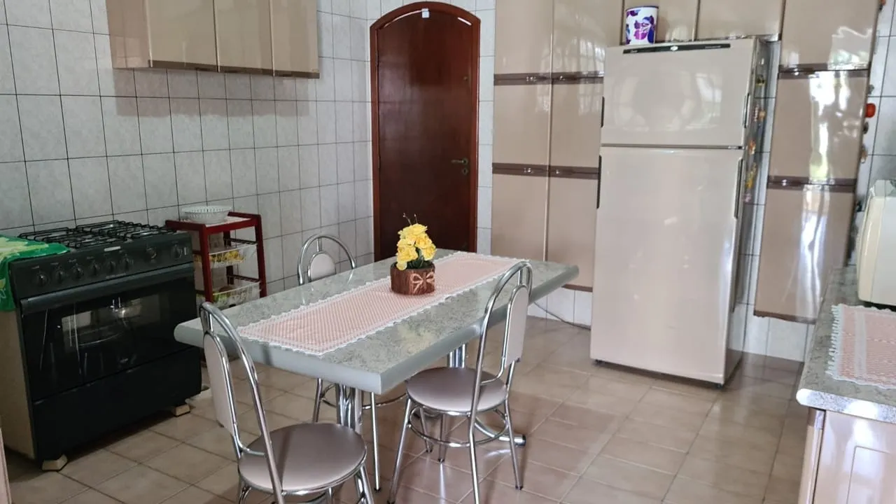 Imagem Casa à venda 4 Quartos, 3 Vagas, 300M², Crispim, Pindamonhangaba - SP