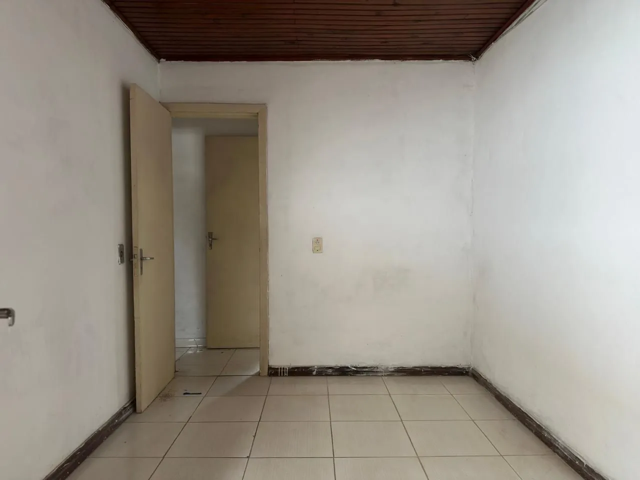 Imagem Casa com 3 dormitórios e edicula para venda e locação no bairro Belém Novo