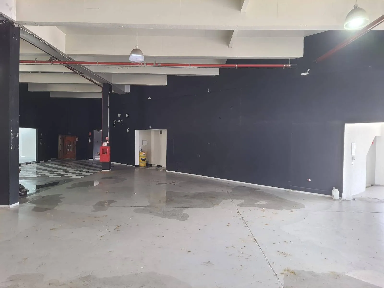 Imagem Galpão Comercial e Industrial em Alphaville - Localização Privilegiada Próxima à Estação Antônio João