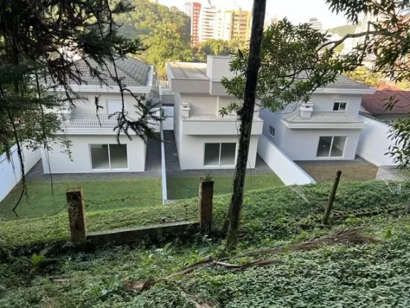 Imagem Residência de alto Padrão à venda em Joinville, bairro Glória