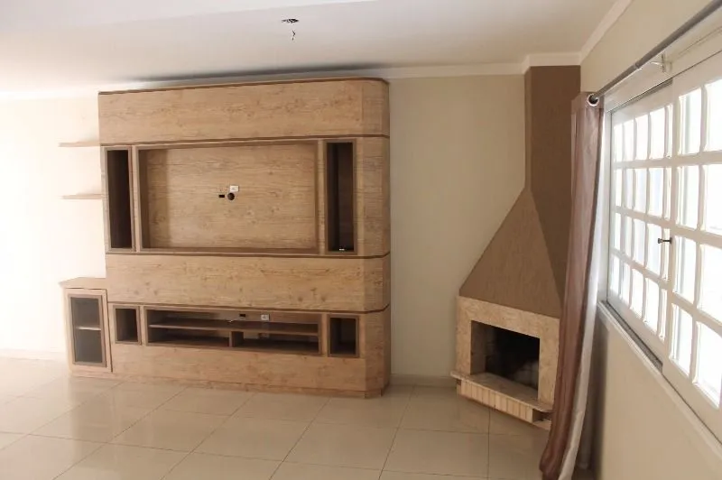 Imagem Casa para Venda - 220m², 3 dormitórios, sendo 1 suites, 4 vagas - Ipanema