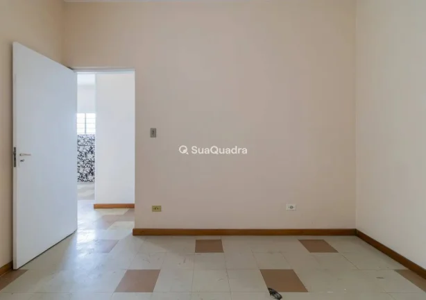 Imagem Galpão Comercial mais 4 Salas e Imóvel nos Fundos - Localização Estratégica