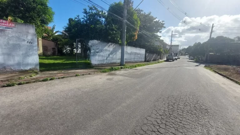 Imagem EXCELENTE TERRENO A VENDA COM CASA COM 4 QUARTOS NA PRAIA DO MORRO EM GUARAPARI-ES.
