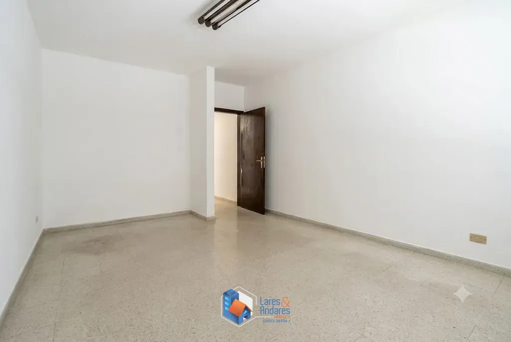 Imagem Sobrado para venda em Jardim Santa Cruz (Campo Grande) com 3 quartos, sendo 1 suíte, 167m²