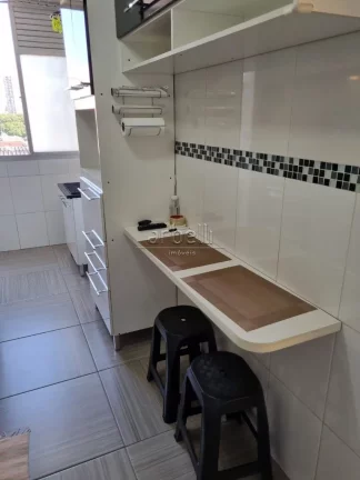 Imagem Apartamento com 63 metros quadrados, com 2 dormitórios, 1 banheiro com box em vidro e gabinete de l...