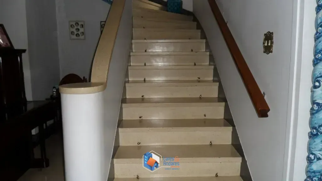Imagem Sobrado para venda em Mirandópolis com 3 quartos, sendo 1 suíte, 340m²