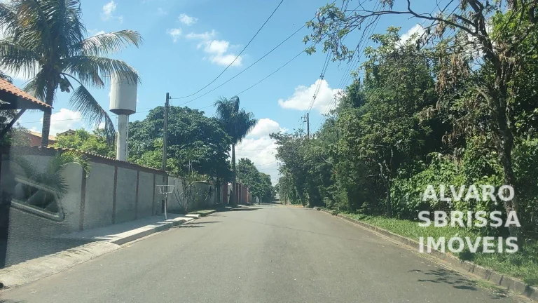 Imagem Chácara com 2800 m2 no Condomínio Chácaras Flórida em Itu SP - Chácara com 2 casas integradas a natureza