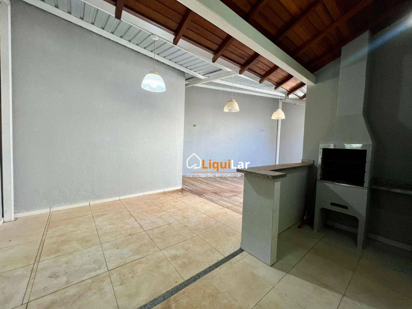 Imagem Casa Térrea à Venda no Condomínio Villa de Espanha com Suíte, Varanda Gourmet e Energia Fotovoltaica