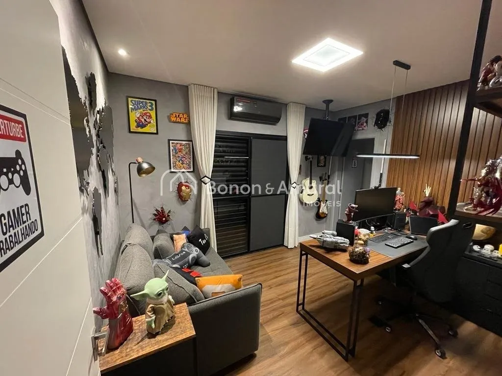 Imagem Casa Mobiliada à Venda em Valinhos - 3 Suítes, Piscina Aquecida e Espaço Gourmet em Condomínio Fechado