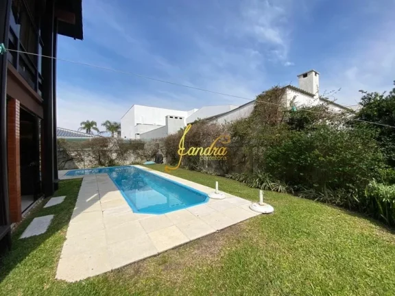 Imagem Sobrado no Centro de Xangri-la com 05 dormitórios com piscina
