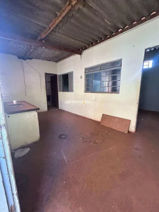 Imagem Casa à venda, com 8 quartos, 240m2