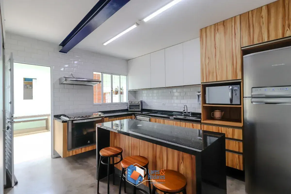 Imagem Sobrado para venda em Cidade Monções com 3 quartos, sendo 1 suíte, 178m²