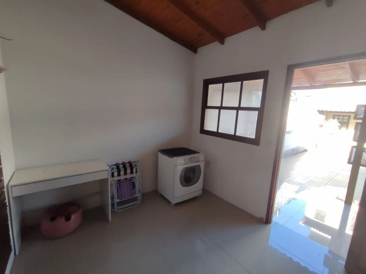 Imagem Sobrado de 3 pisos localizado no bairro Hipica - 3 Dormitórios