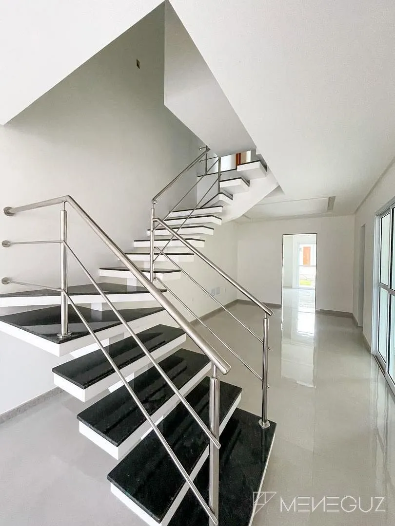 Imagem Casa a venda em Guarapari na Praia do Morro, com 3 quartos e lazer