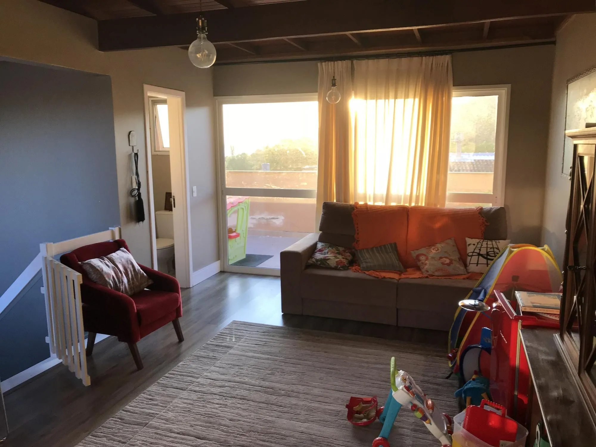 Imagem Casa Condominio para Venda - 230.51m², 4 dormitórios, sendo 1 suites, 3 vagas - Pedra Redonda