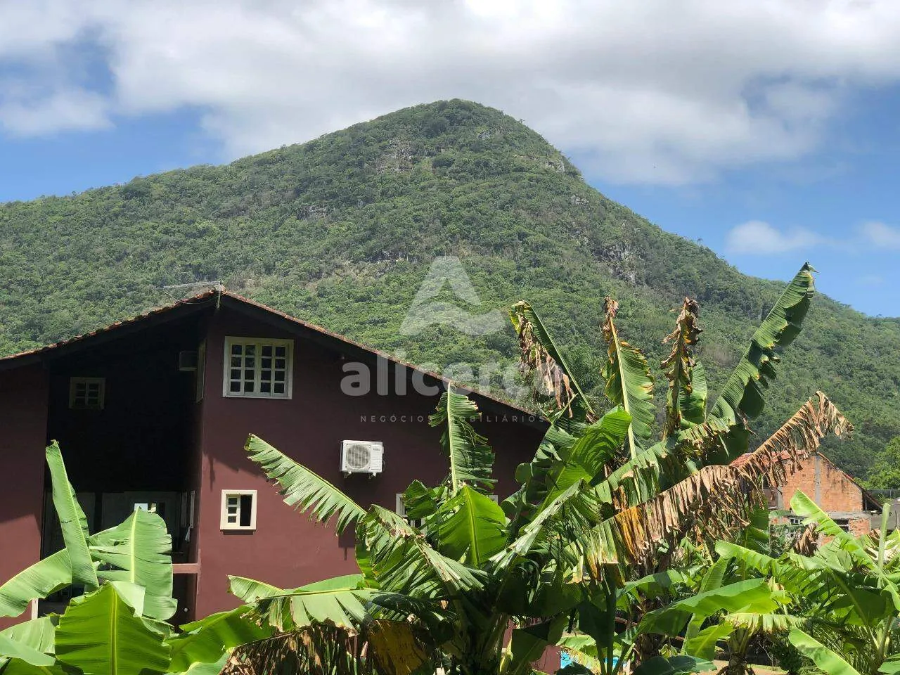 Imagem Casa à venda com 7 quartos 2 suítes, 492m² em Armação do Pântano do Sul Florianópolis