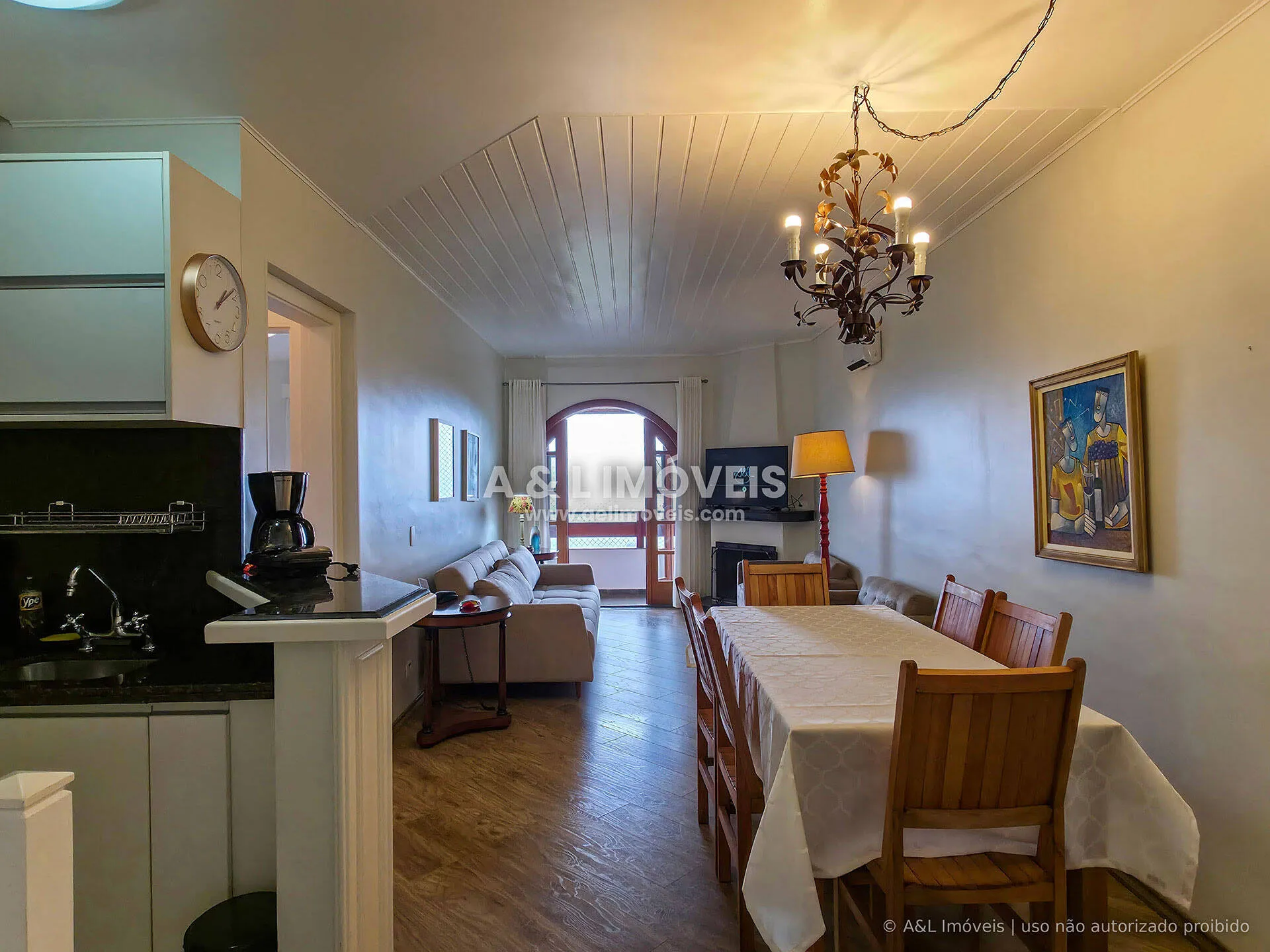 Imagem Duplex Alto do Capivari | 100,21 m² | Lareira | Condomínio Resort