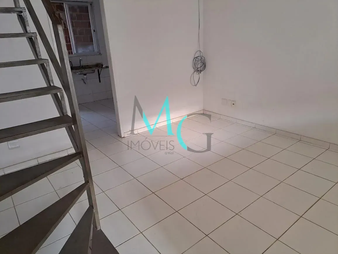 Imagem Casa Geminada de 2 Quartos no Condomínio das Laranjeiras - Santíssimo: Conforto e Segurança em Excelente Localização