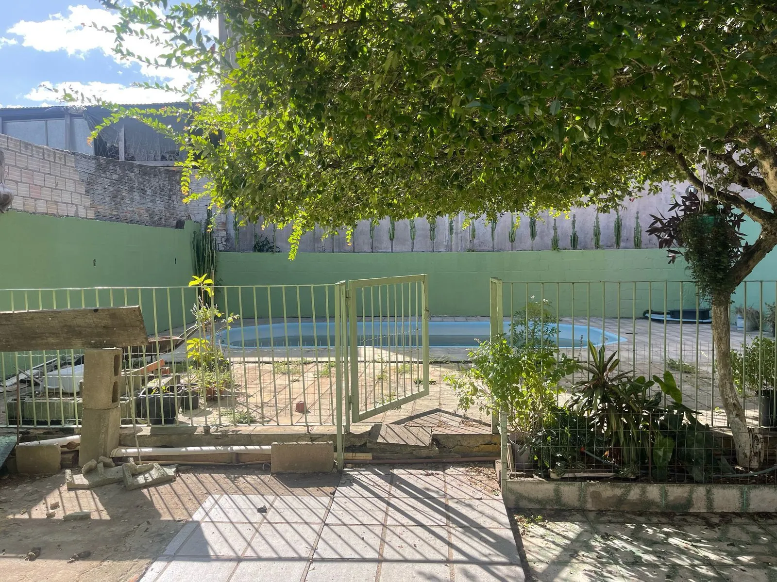 Imagem **Casa Residencial à Venda em Porto Alegre, Rio Grande do Sul**