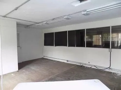 Imagem MÁFFER IMÓVEIS ALUGA LOJA COMERCIAL COM MEZANINO - BAIRRO CIDADE BAIXA Localização privilegiada, em uma das áreas mais movimentadas da Cidade Baixa, com grande fluxo de pedestres e veículos.