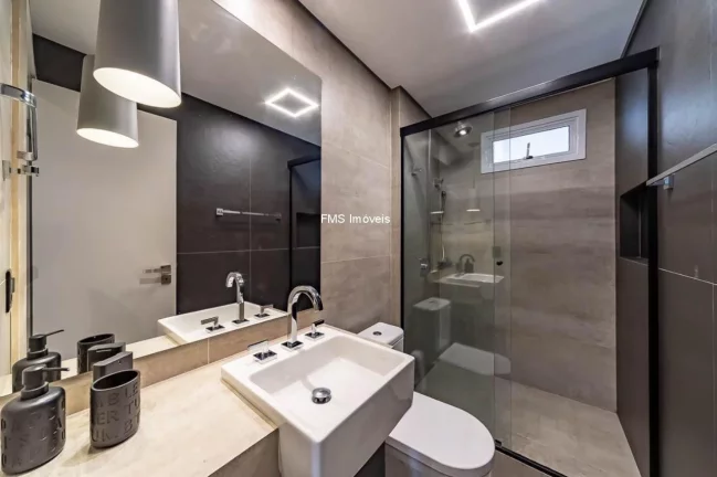 Imagem Apartamento à venda na Vila Nova Conceição com 3 quartos sendo 2 suítes, 2 salas, 3 banheiros, 2 vagas, 95m².