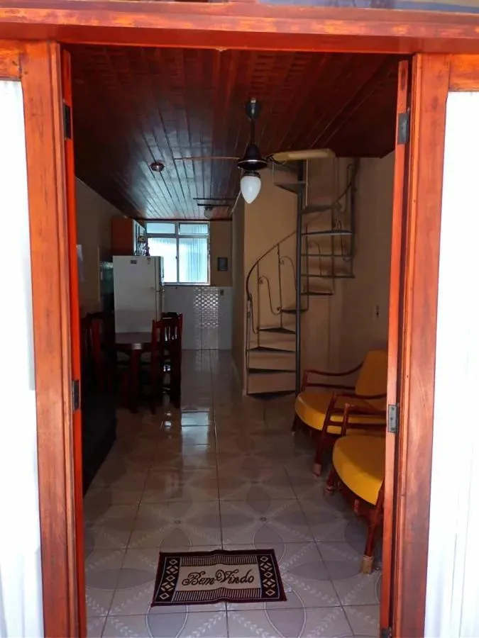 Imagem Casa em Condomínio para Venda em Cabo Frio / RJ no bairro Peró
