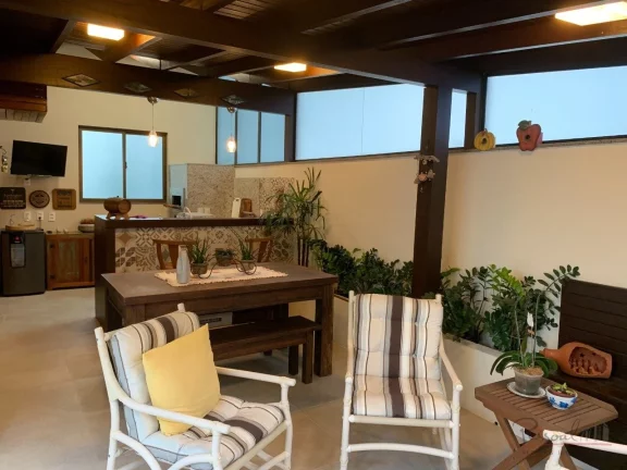 Imagem Apartamento com 4 quartos sendo 2 suites, 2 vagas a poucos passos dos Colégios Catarinense e Menino...