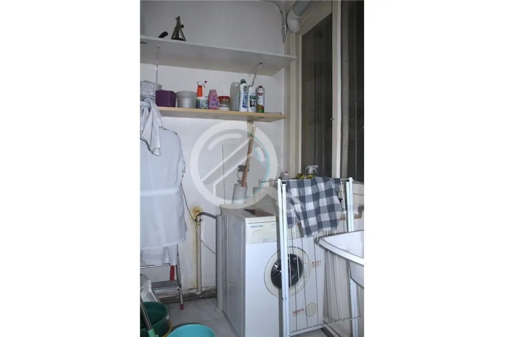 Imagem Sala Comercial com Estrutura Completa para Clínica Odontológica. Localizada no primeiro andar, est...