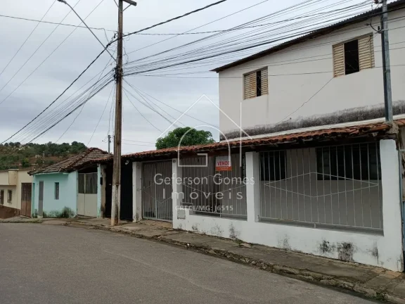 Imagem Casa à venda com 03 Quartos - Centro - Mantena - MG