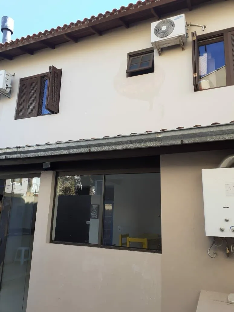 Imagem Casa quatro dormitórios ( 1 suíte) garagem ( 2 carros)