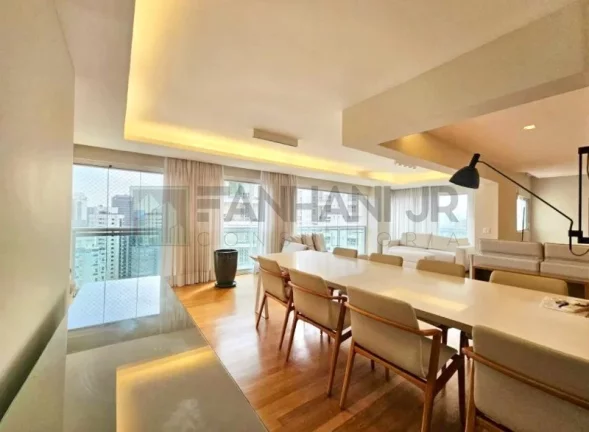 Imagem Apartamento Mobiliado na Vila Nova Conceição com 3 Suítes e 3 Vagas de Garagem - São Paulo-SP