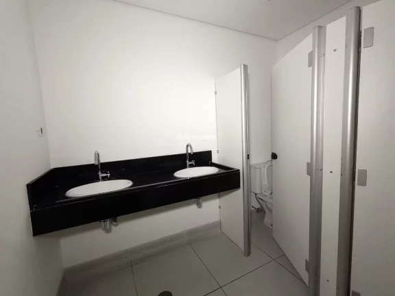 Imagem Conjunto comercial com 388m² para locação em Alphaville.