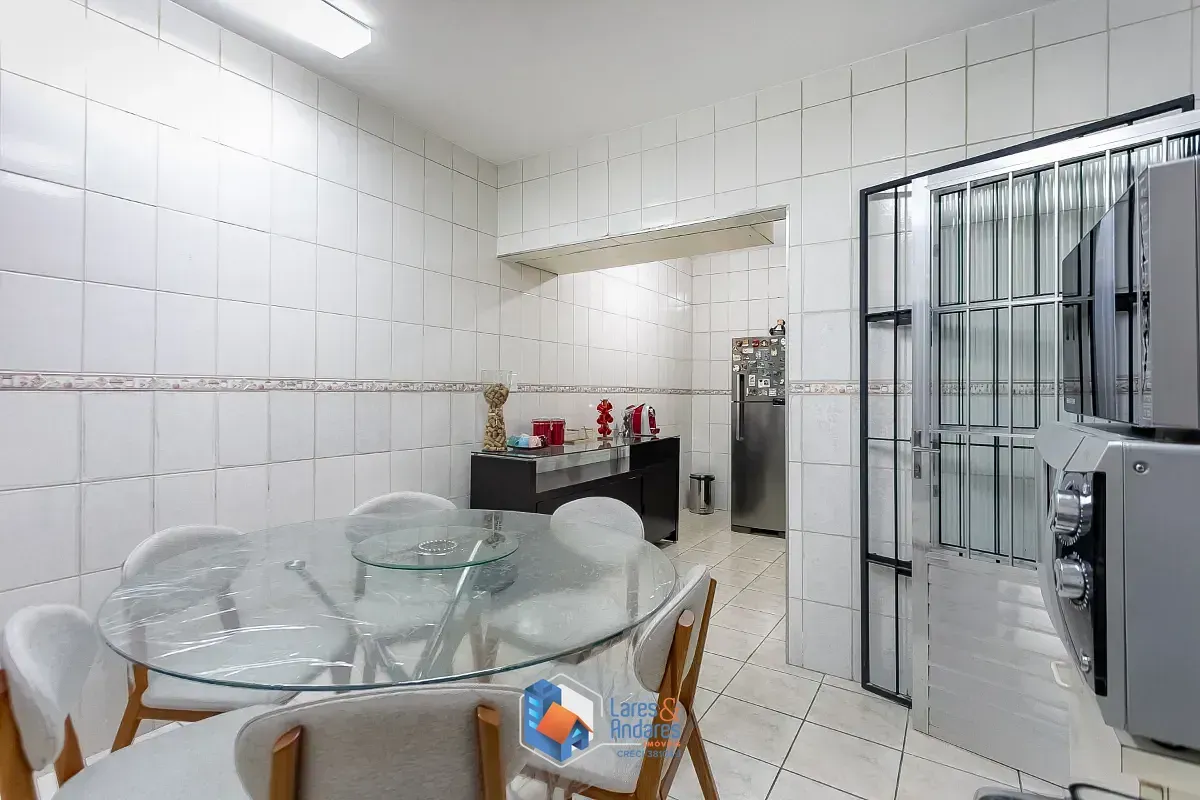 Imagem Casa para venda em Jardim Aeroporto com 3 quartos, sendo 1 suíte, 229m²