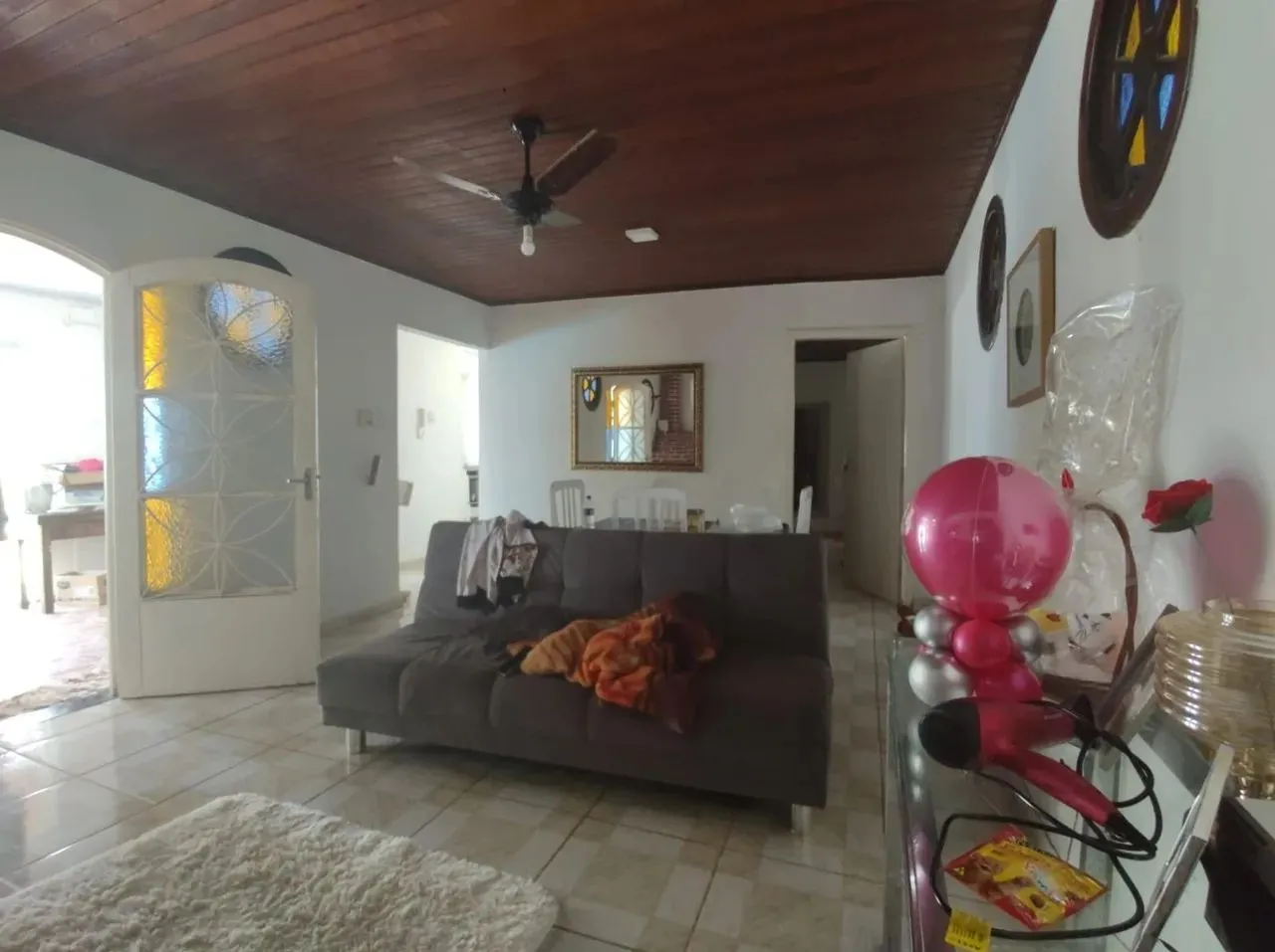 Imagem Chácara à venda em Araçoiaba da Serra-SP, 3 quartos, 1 suíte, 1 sala, 2 banheiros, 2 vagas de garagem, 580,00 m² de área.