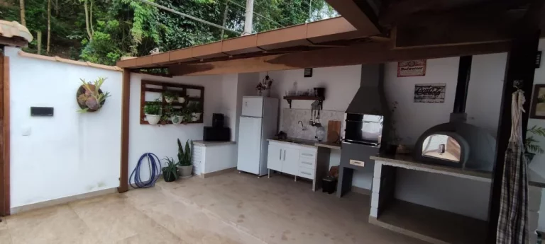 Imagem Encantadora Casa com 3 Dormitórios em Albuquerque - Oportunidade Imperdível por R$ 510.000
