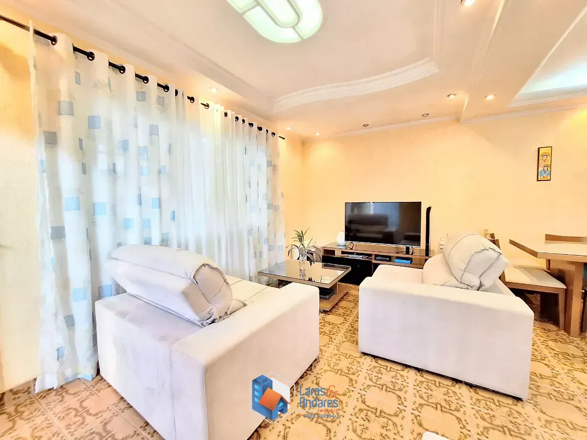 Imagem Sobrado para venda em Jardim Cecy com 2 quartos, 210m²