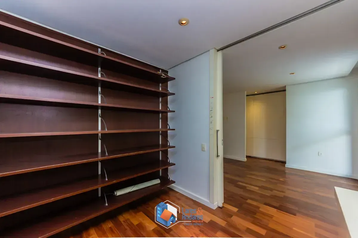 Imagem Duplex para venda em Indianópolis com 3 quartos, sendo 3 suítes, 198m²