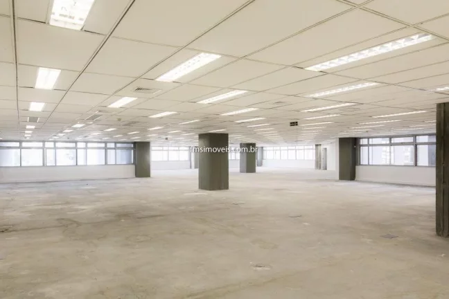 Imagem Conjunto comercial com 941m² na Av. Pres. Juscelino Kubitschek
