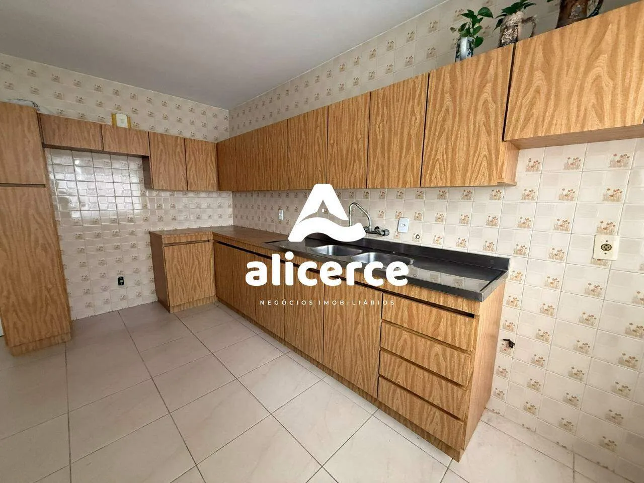 Imagem Apartamento à venda com 3 quartos 1 suíte, 122m² em Centro Florianópolis