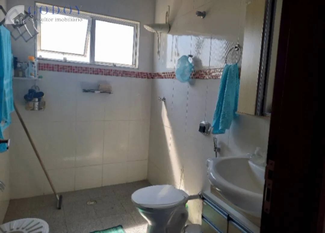 Imagem Casa Espaçosa com 3 Dormitórios em Localização Privilegiada - Jardim Rosely