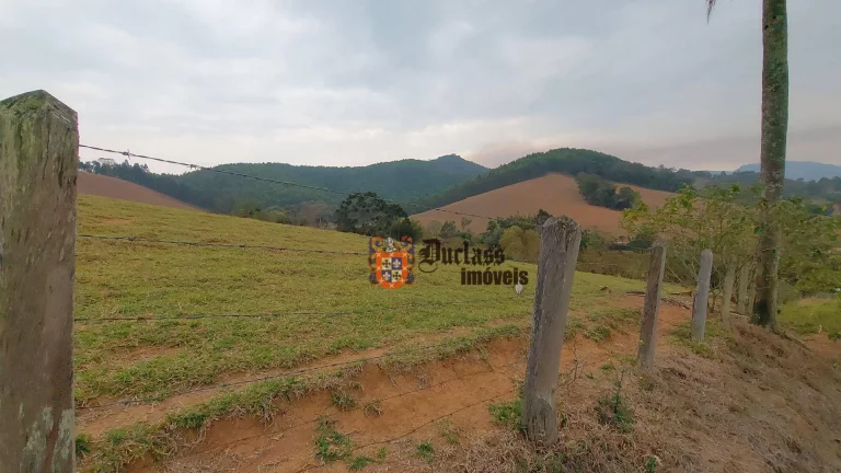 Imagem Chácara com 1 dormitório à venda, 12750 m² por R$ 750.000,00 - Toledo - Toledo/MG