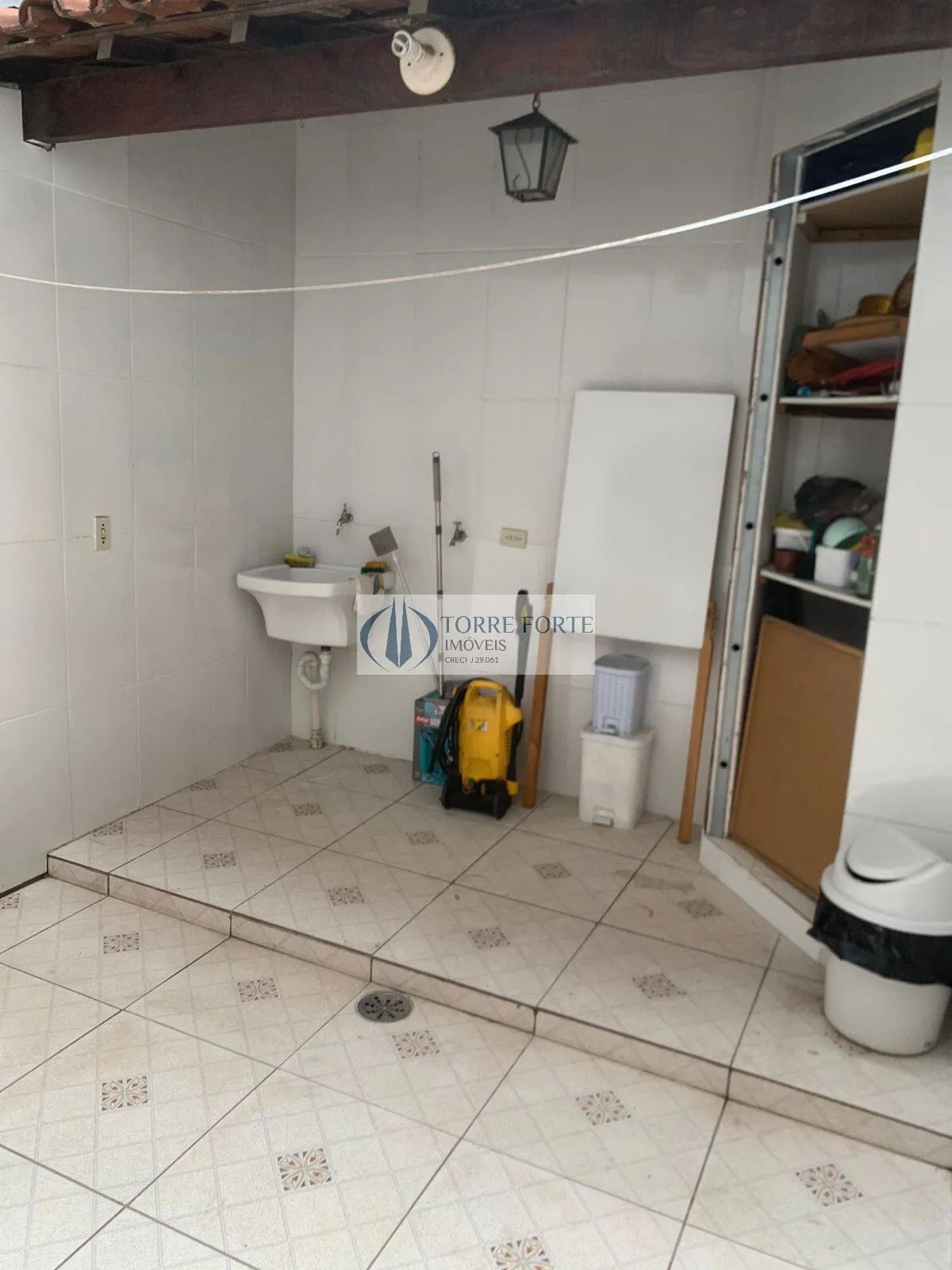 Imagem Sobrado com 3 dormitorios 4 vagas de garagem na Vila Jacui