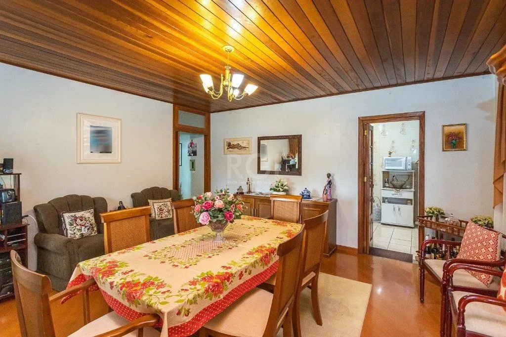 Imagem Casa Condominio para Venda - 325m², 3 dormitórios, 3 vagas - Teresópolis