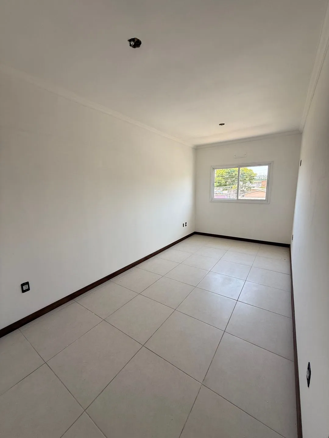 Imagem Casa à venda em Porto Alegre, Camaquã, com 3 quartos, 230m2
