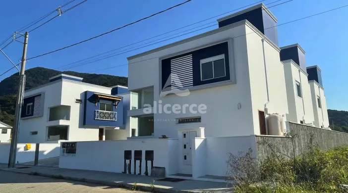Imagem PRONTO PARA MORAR - Casa à venda com 3 quartos 2 suítes, 133,62m² em Ribeirão da Ilha Florianópolis