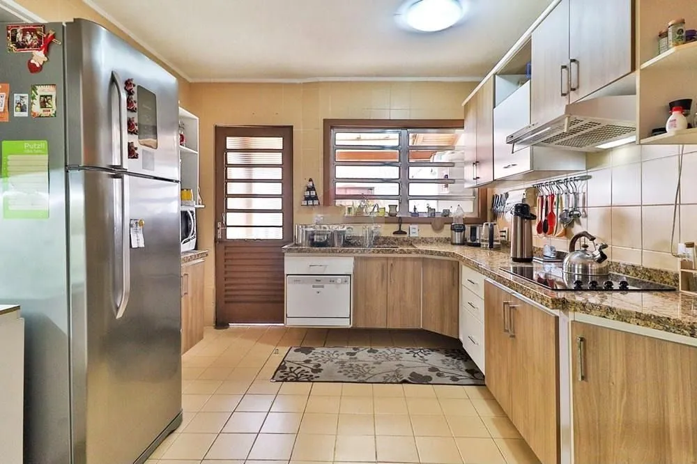Imagem Casa térrea com 2 dormitórios, lavabo, espaço gourmet e 2 vagas.
