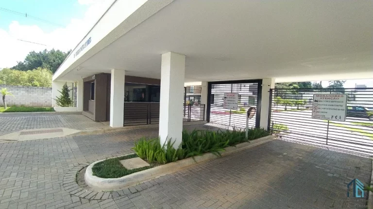 Imagem Sobrado em condomínio, 04 quartos sendo 03 suítes, 04 vagas no Santa Cândida Curitiba Pr
